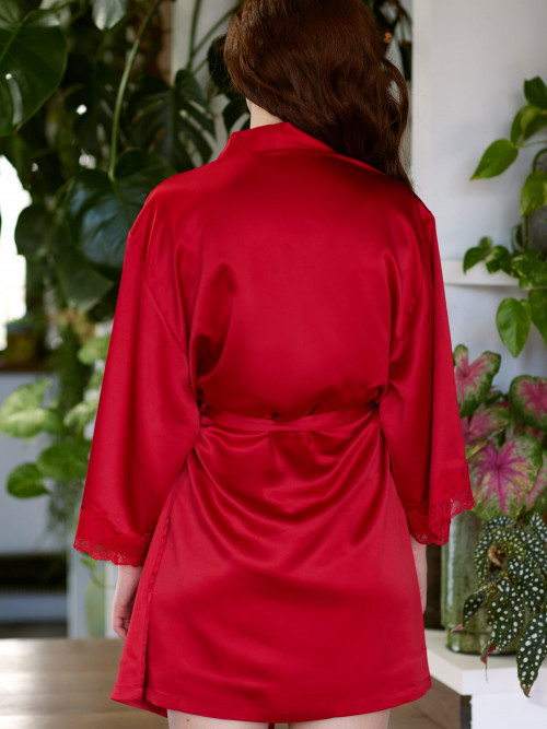 Virgin rouge kimono