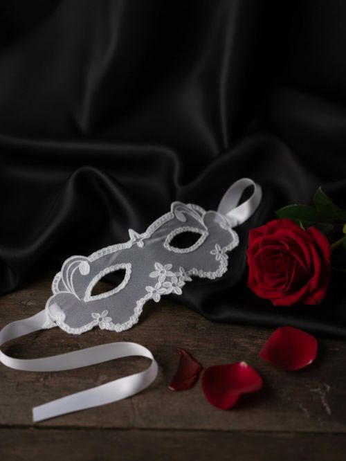 MASQUE BRODERIE